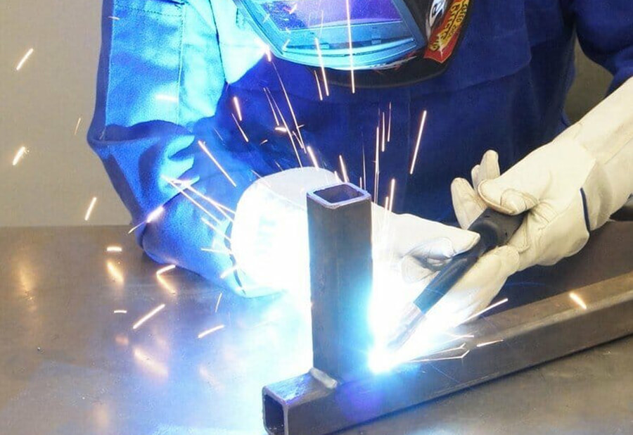 Welding Components in CO2, Mig, Arc Welding